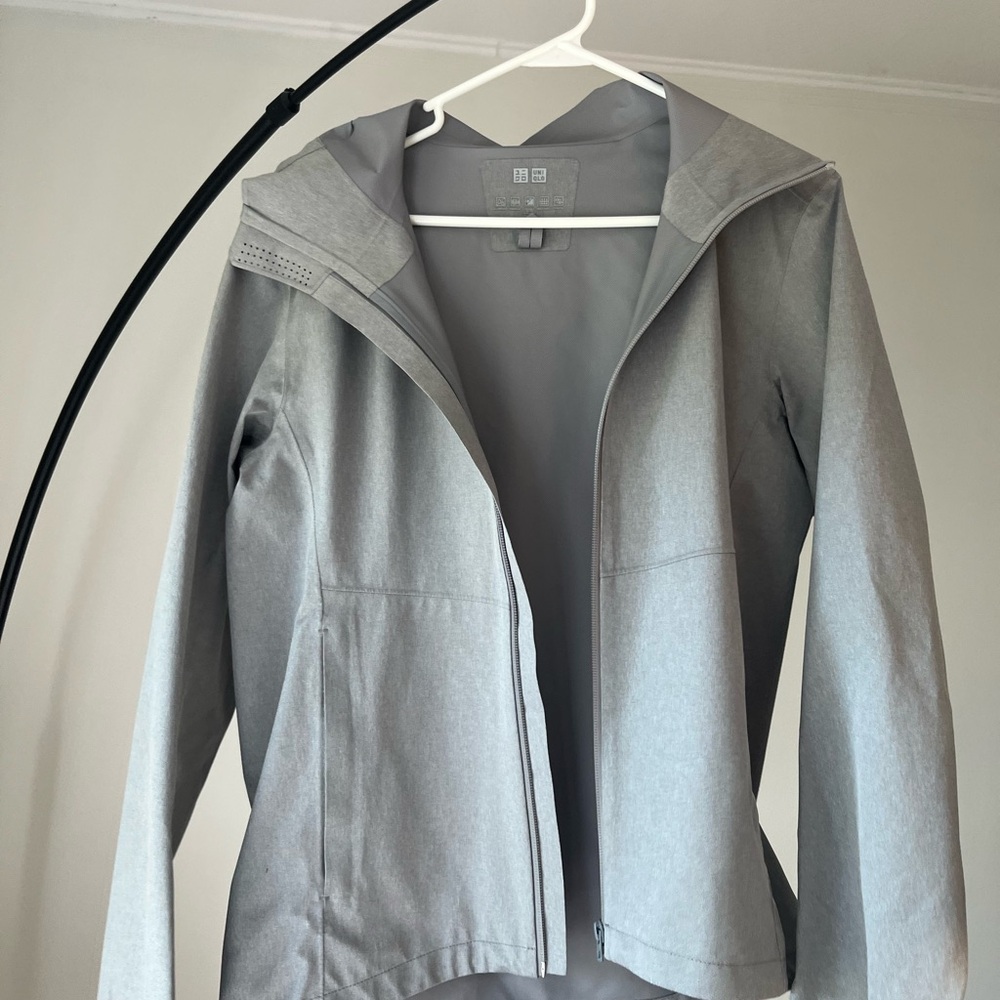 Uniqlo Light Gray Men’s Rain Jacket Parka